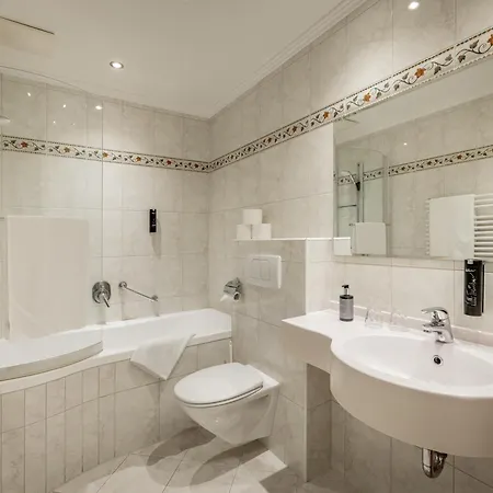 Daire The River By Regina