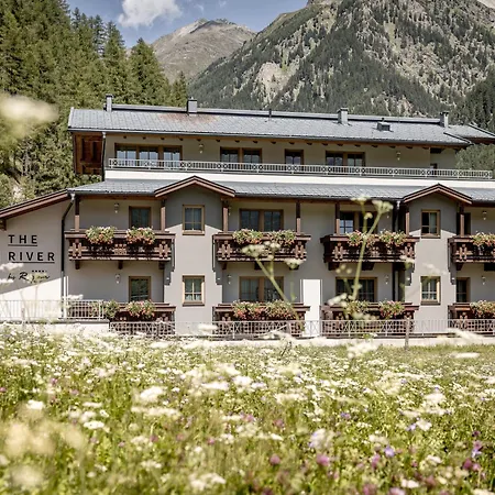 Daire The River By Regina Sölden